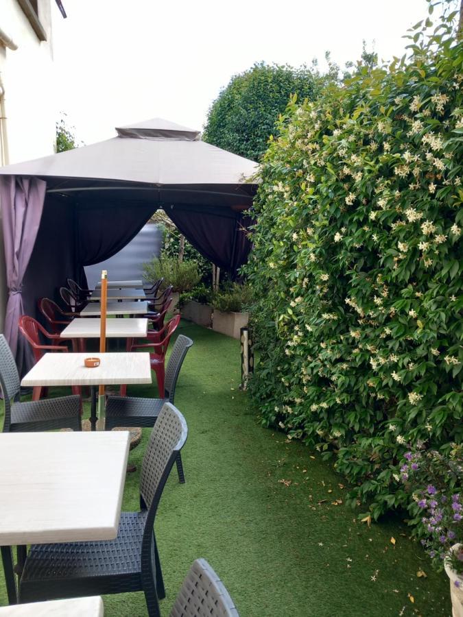 Hotel Restaurant O Regal Вилньов-сюр-Ло Екстериор снимка